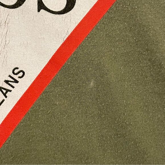 Guess Cap Sleeve V Neck Logo Tshirt Olive Green Size Large - Picture 2 of 9